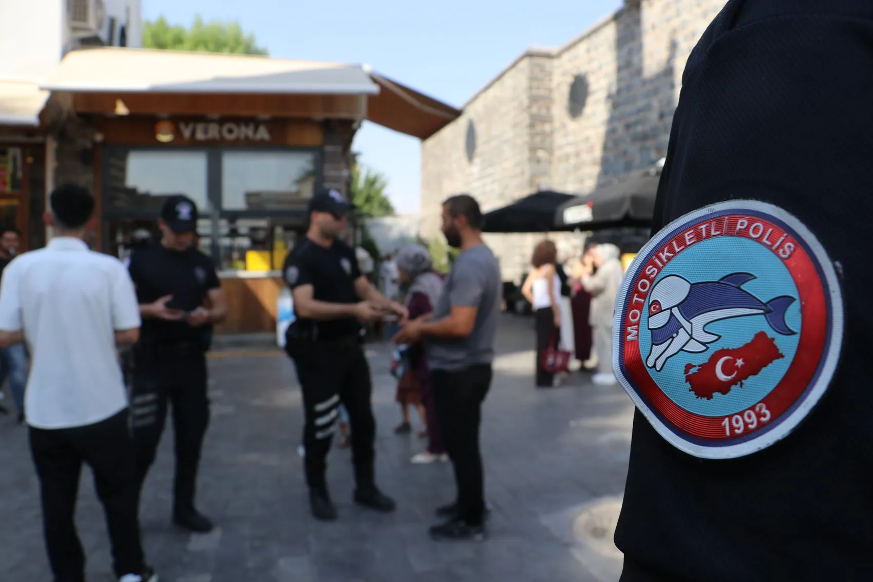 Diyarbakır'da motosikletli polis timleri sokaklara güven getirdi 7 ayda 529 silah toplandı