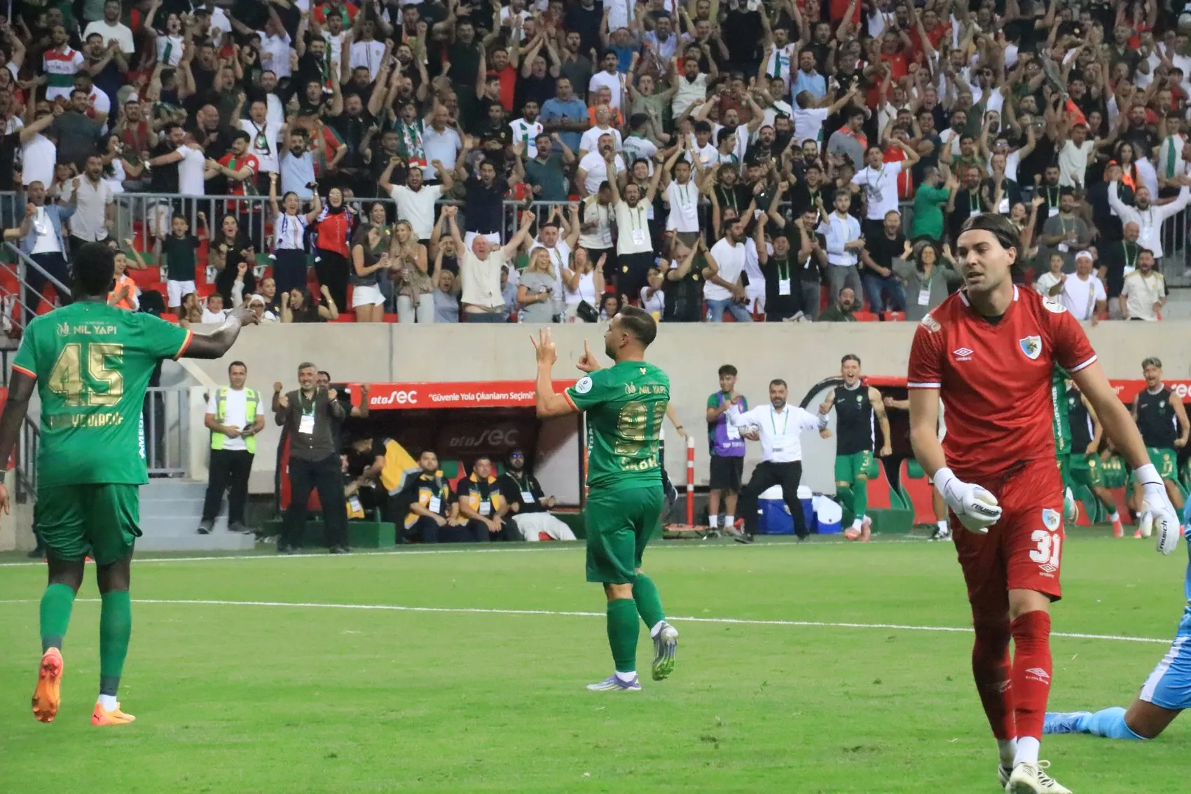Amedspor Süper Lig serüvenine fırtına gibi başladı Erzurumspor FK karşısında net galibiyet