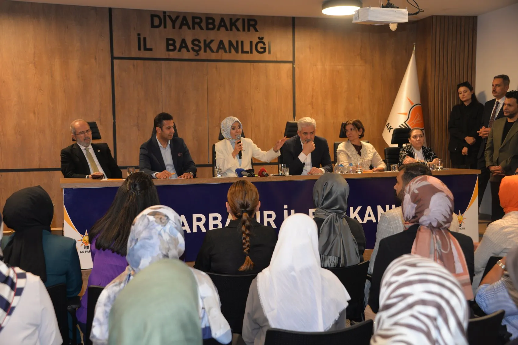 Bakan Göktaş Diyarbakır ziyaretinde konuştu Hizmet siyasetini sahada büyütüyoruz