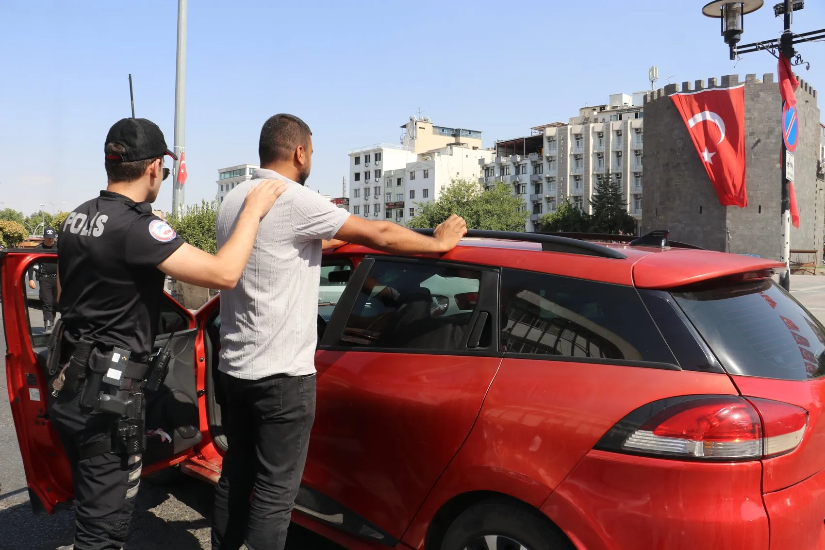 Diyarbakır sokaklarında Yunus timi mesaisi 7 ayda 529 ruhsatsız silaha el konuldu