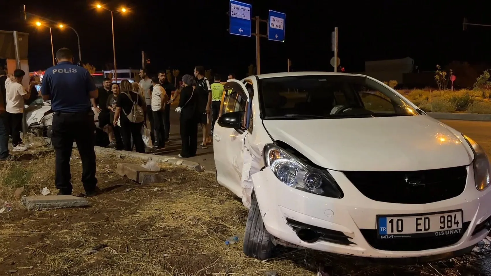 Diyarbakır-Mardin yolunda akşam saatlerinde trafik kazası 7 kişi yaralı olarak hastaneye