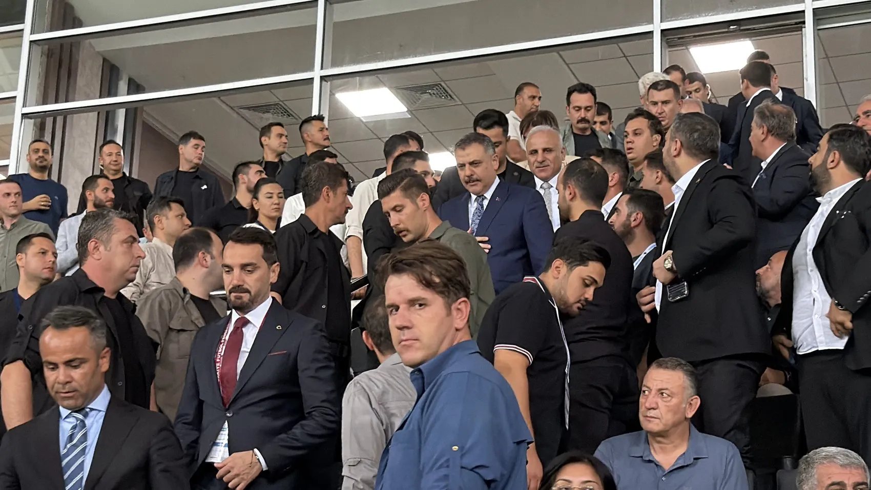 Amedspor'un tarihi Süper Lig maçı protokolün yakın markajında Bakanlar stadyumdaydı