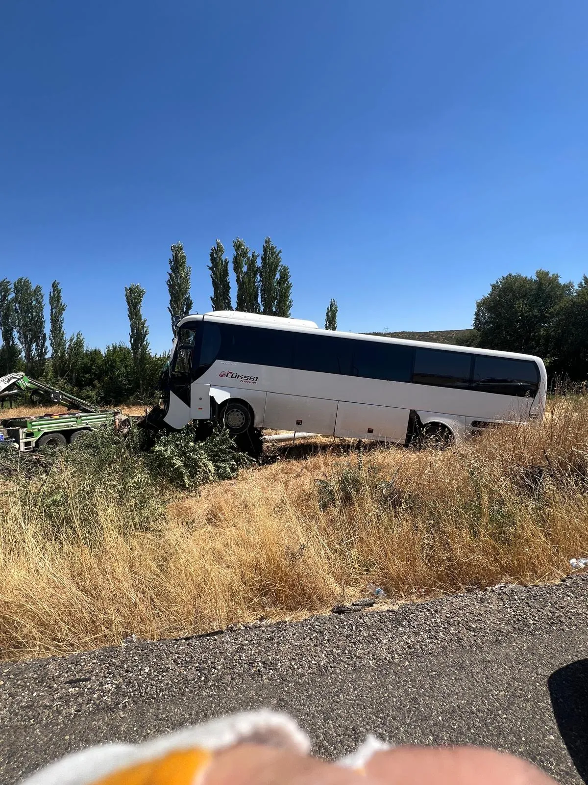 Diyarbakır Lice'de yolcu otobüsü şarampole uçtu Fis Ovası mevkiinde 2 yaralı var