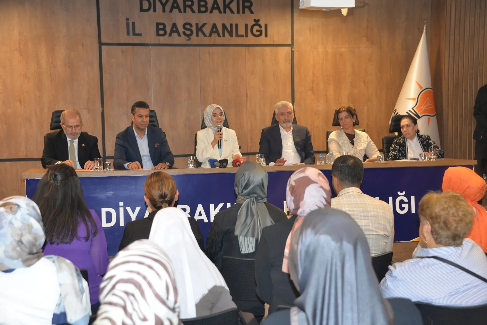 Bakan Göktaş Diyarbakır ziyaretinde konuştu Hizmet siyasetini sahada büyütüyoruz