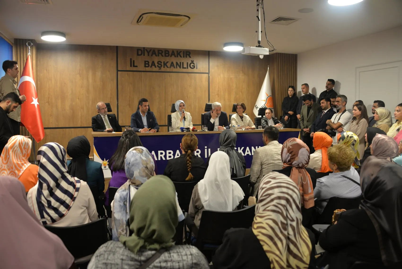 Bakan Göktaş Diyarbakır ziyaretinde konuştu Hizmet siyasetini sahada büyütüyoruz