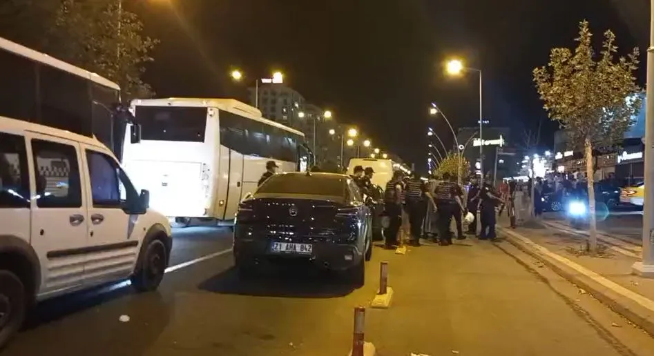 Kayapınar’daki düğün salonunda eğlence kabusa döndü Çıkan kavgada 5 kişi yaralandı
