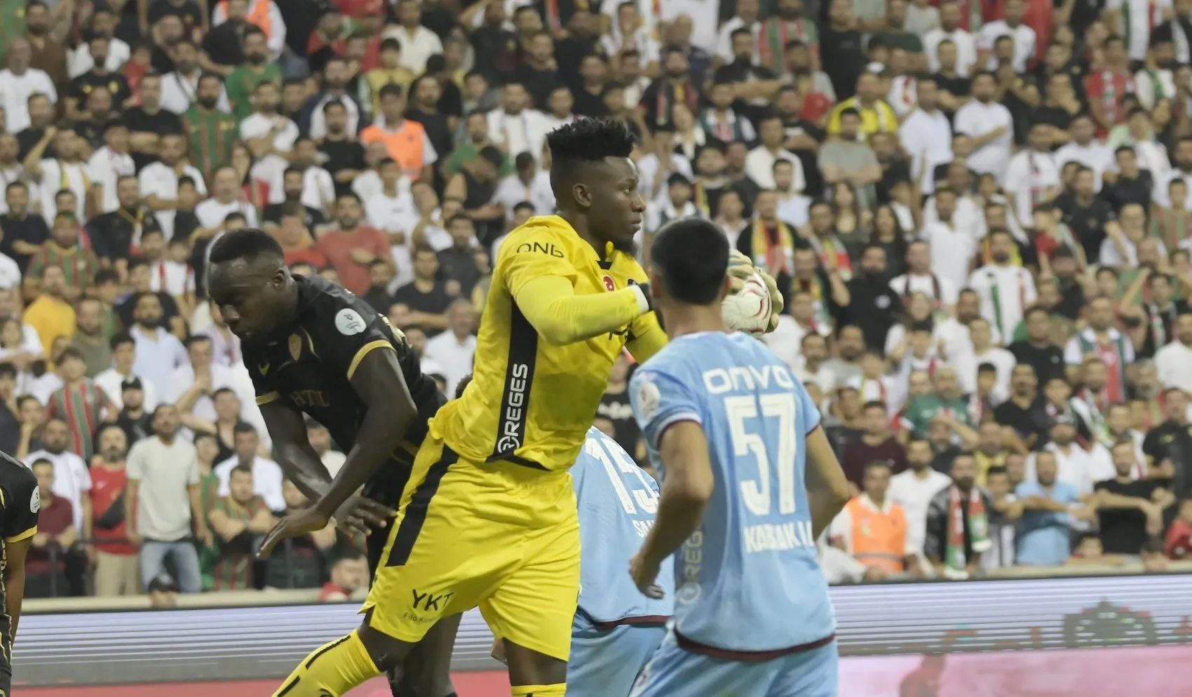 Diyarbakır'da dev maç Amed'in: Trabzonspor'u 90'da Orban'la devirdi