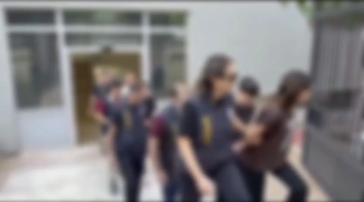 Diyarbakır merkezli siber şebekeye operasyon Acılı ailelere şantaj yapan 2 kişi tutuklandı