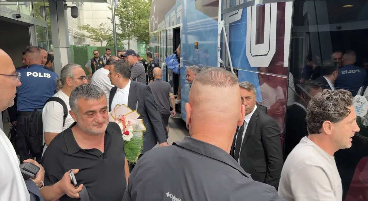 Bordo-mavili kafile Diyarbakır'da: Trabzonspor Amedspor maçı öncesi şehre indi