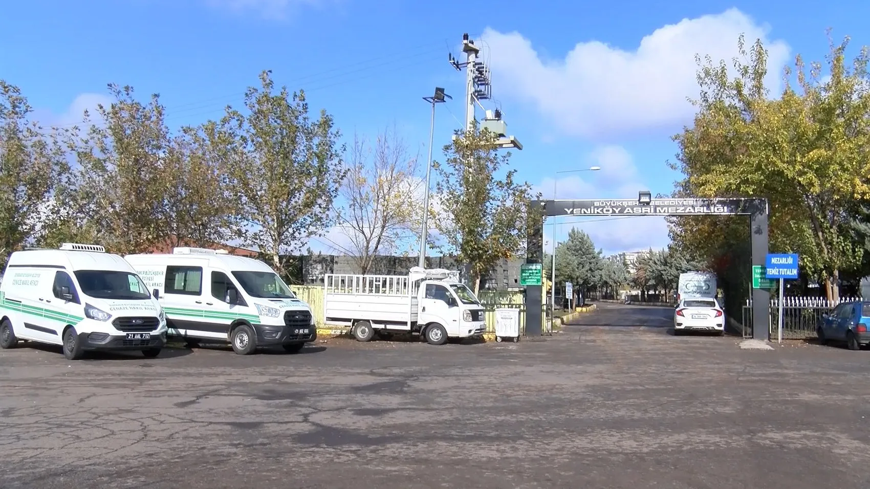 Diyarbakır'daki feci kazada yaşamını yitiren Rojda Duran son yolculuğuna uğurlandı