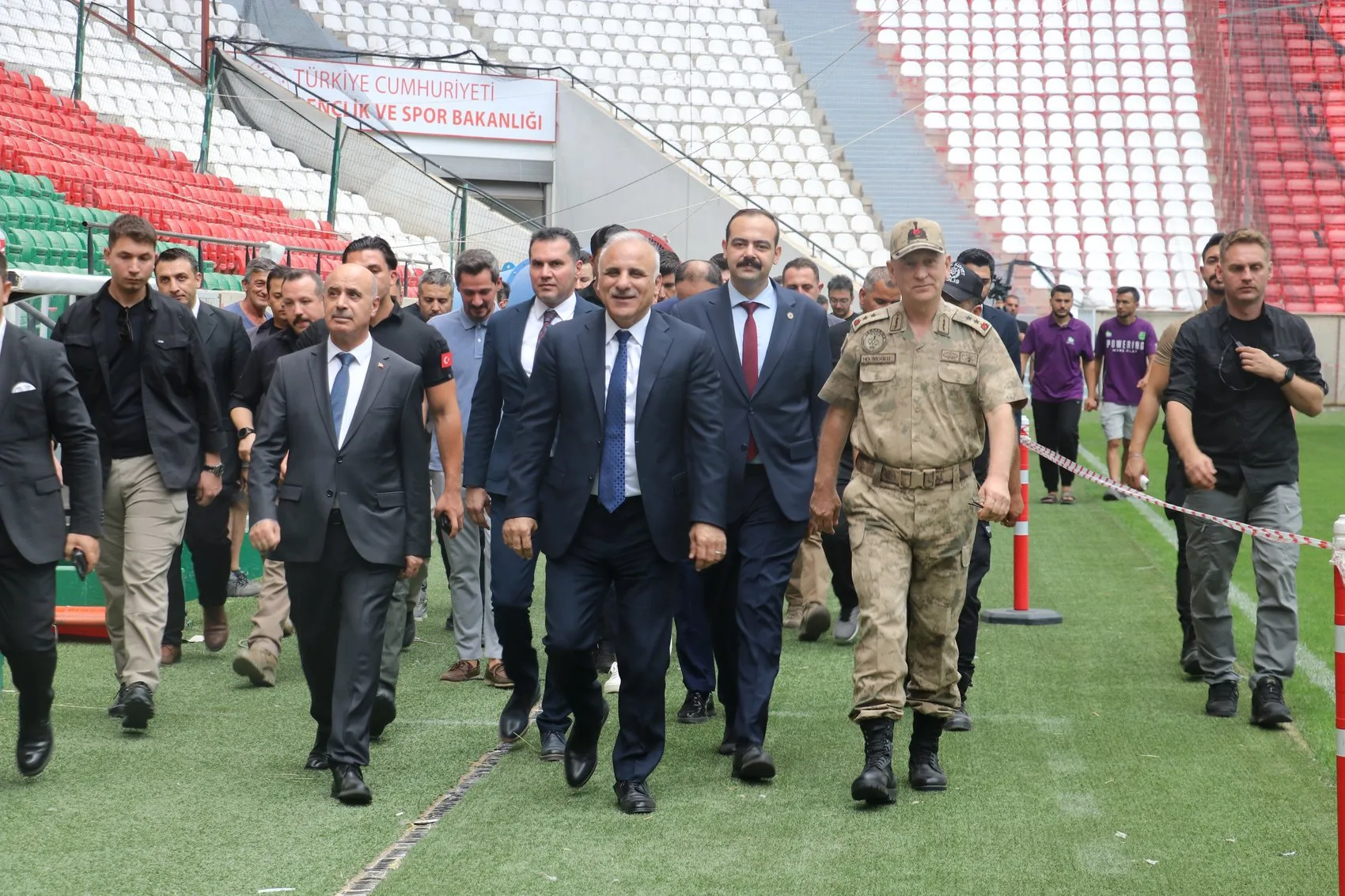 Amedspor Süper Lig maratonuna hazır Diyarbakır Stadyumu’nda son rötuşlar yapılıyor