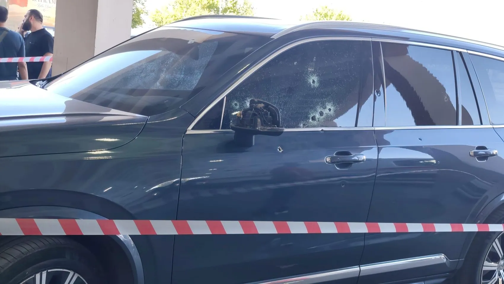 Diyarbakır Yenişehir'de seyir halindeki cipe silahlı saldırı: 2 kişi yaralandı