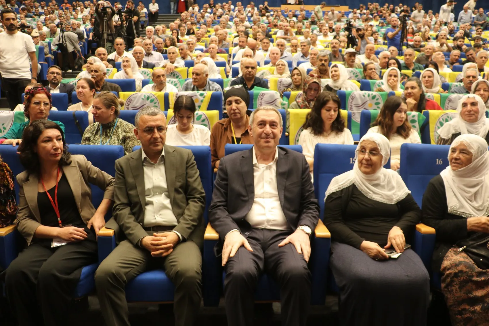 DEM Parti Diyarbakır İl Kongresi'nde Bakırhan'dan barış ve demokrasi çağrısı: Süreç hızlanmalı