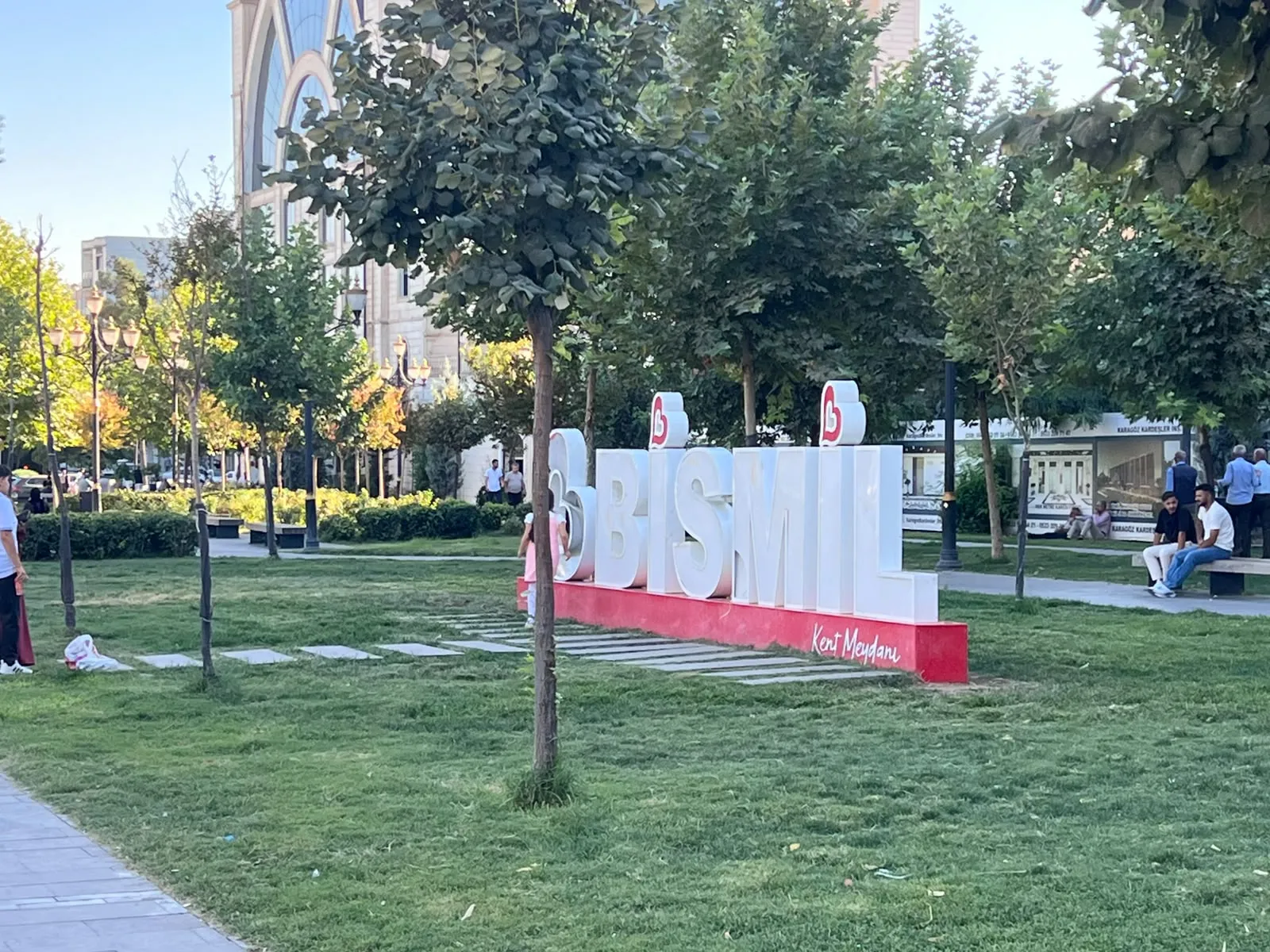 Diyarbakır Bismil'de parktaki elektrik kablosu dehşeti: 4 yaşındaki çocuk yaralandı