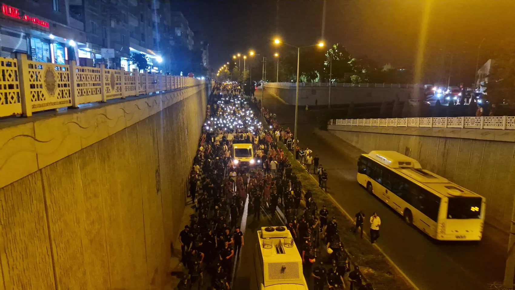 DEM Parti Eş Genel Başkanı Hatimoğulları'ndan Diyarbakır'da barış mesajı: Barışın dilini kurmak herkesin görevidir