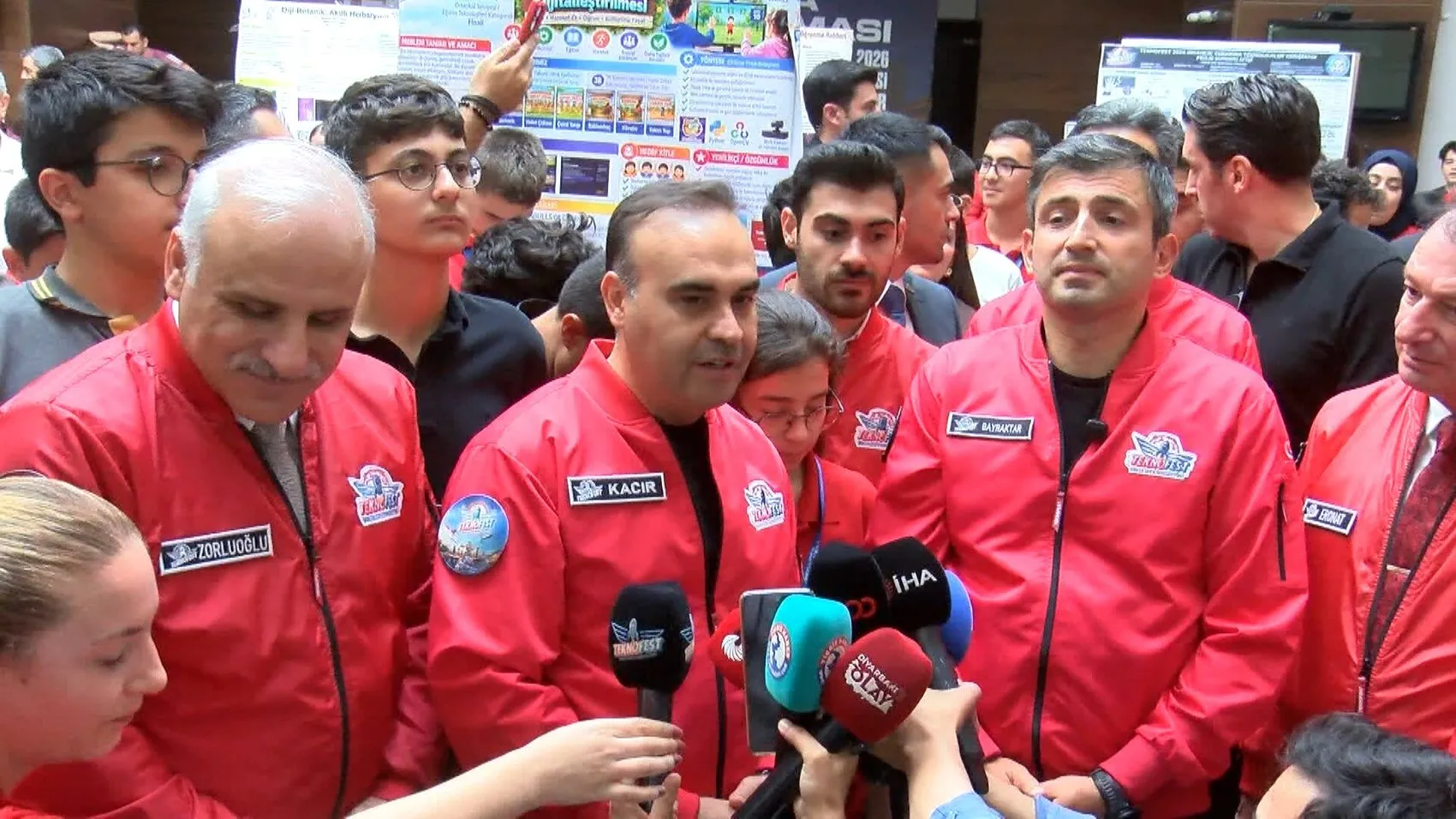 Diyarbakır'da TEKNOFEST rüzgarı: Bakan Kacır ve Selçuk Bayraktar gençlerle buluştu