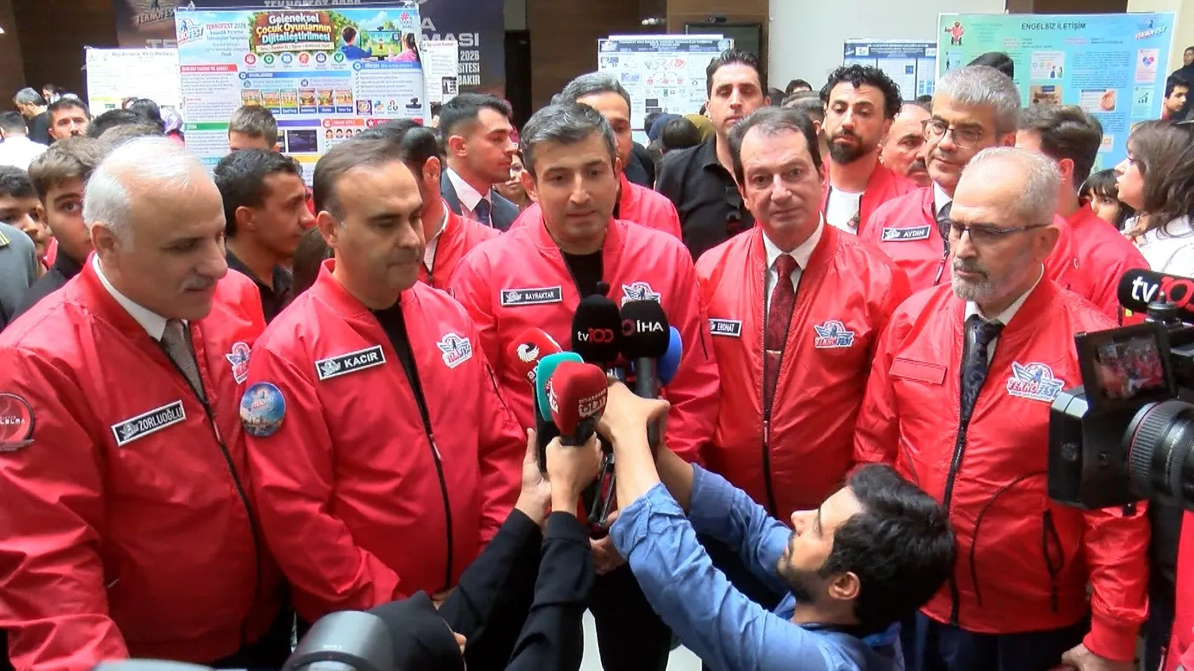 Diyarbakır'da TEKNOFEST rüzgarı: Bakan Kacır ve Selçuk Bayraktar gençlerle buluştu