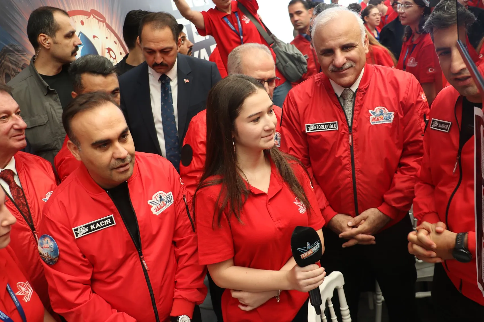 Diyarbakır'da TEKNOFEST rüzgarı: Bakan Kacır ve Selçuk Bayraktar gençlerle buluştu