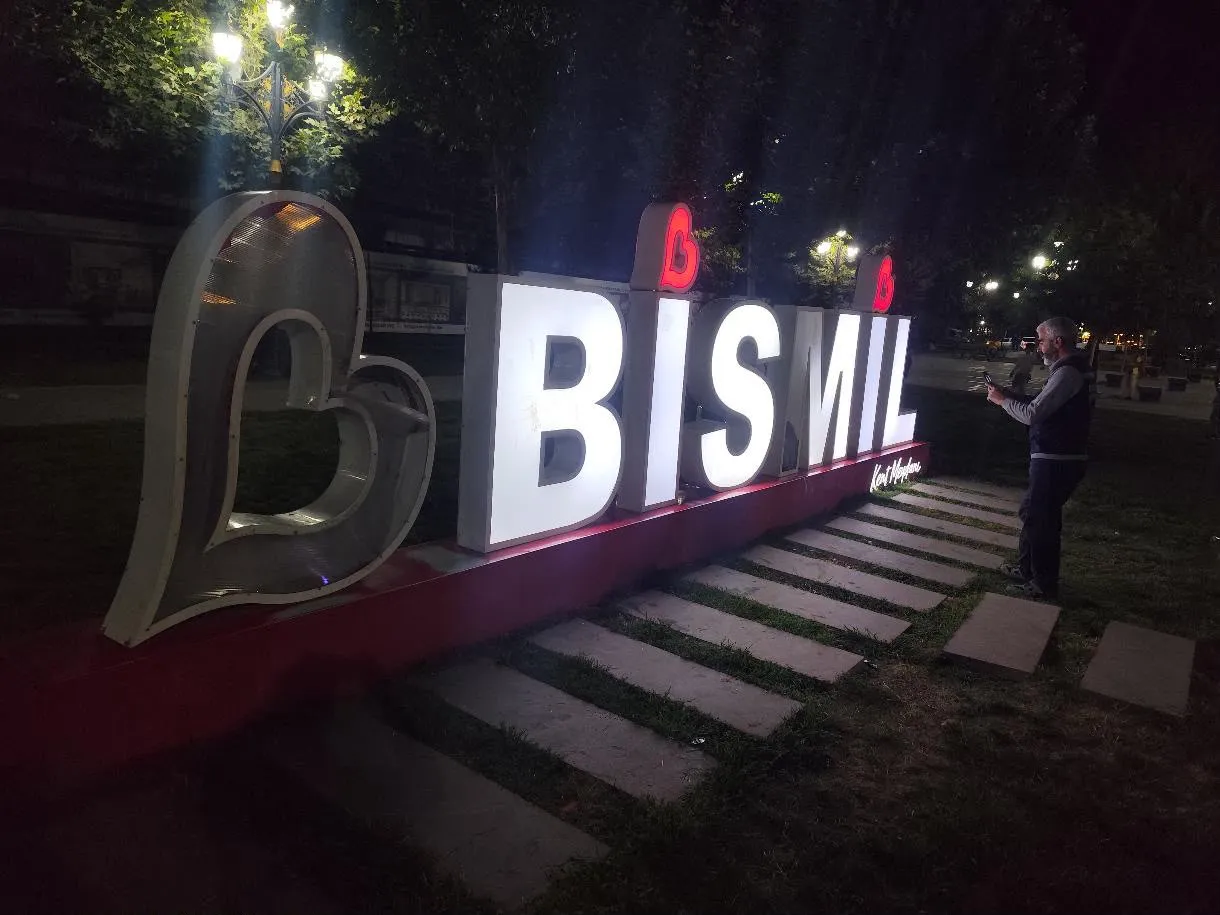 Diyarbakır Bismil'de parktaki elektrik kablosu dehşeti: 4 yaşındaki çocuk yaralandı