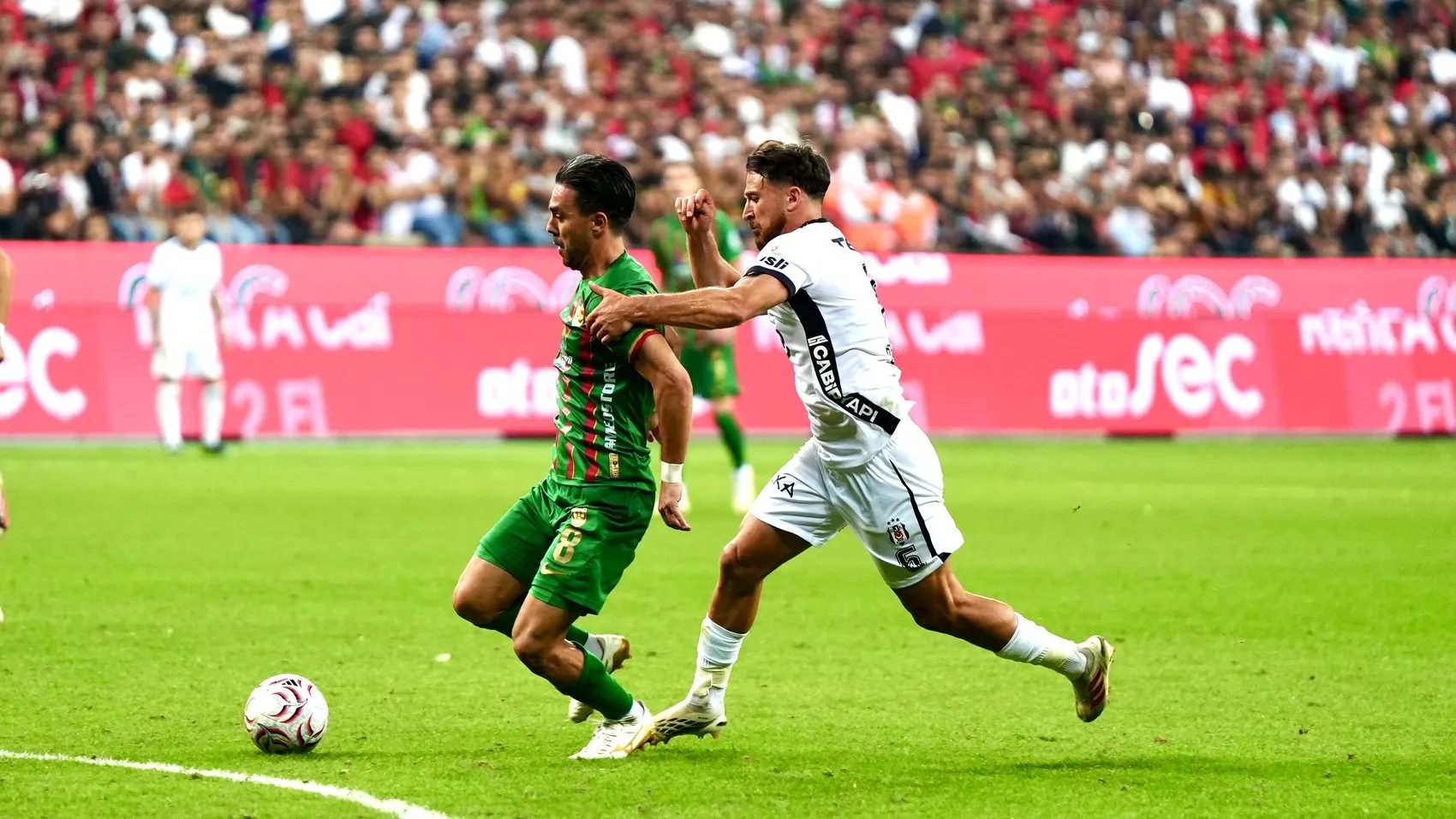 Amedspor Diyarbakır'da devleşti: Beşiktaş'ı 3-2'lik skorla sahadan sildi