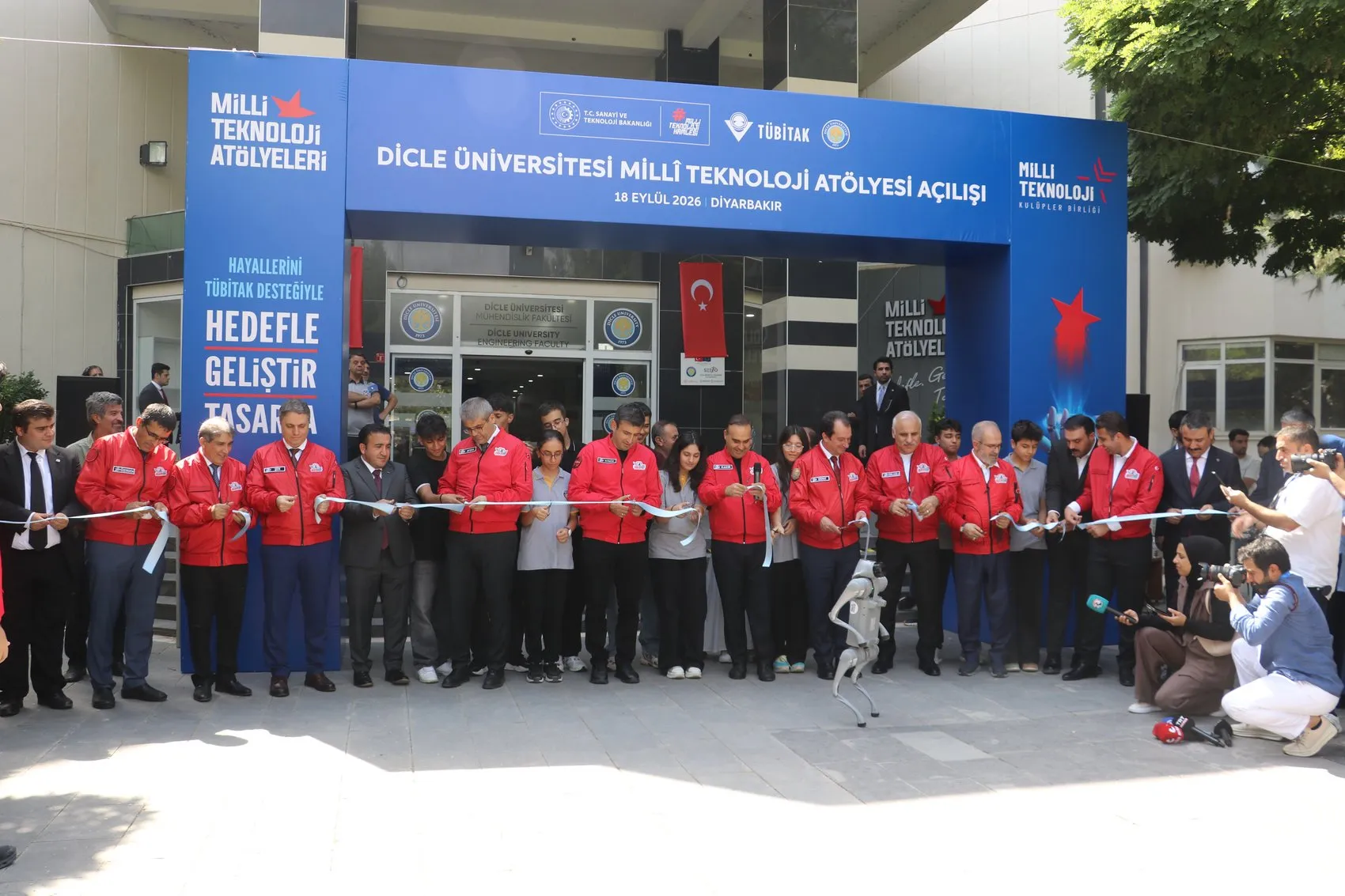 Dicle Üniversitesi'nde Milli Teknoloji Atölyesi açıldı: Gençler için yeni bir dönem