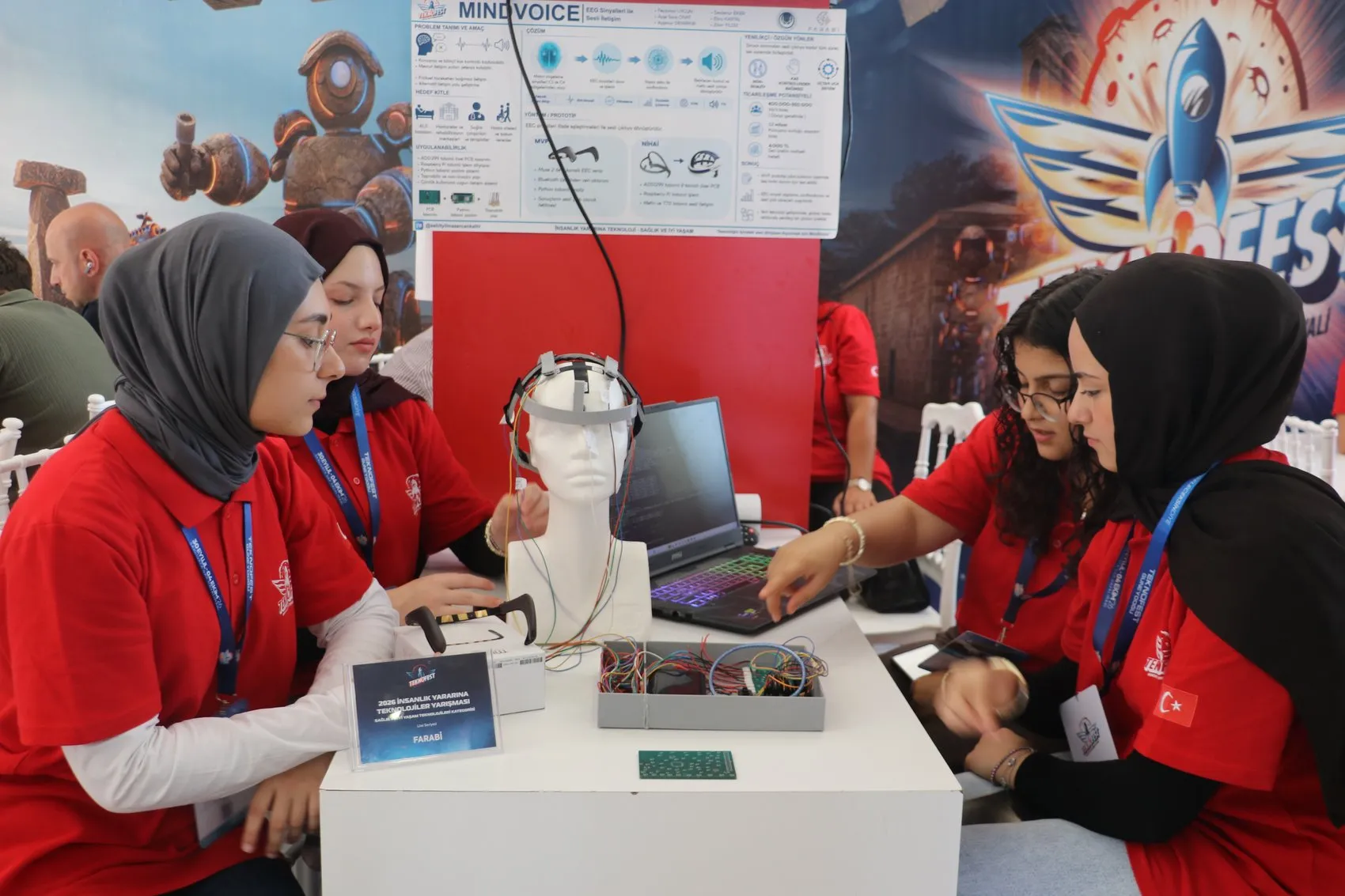 Diyarbakır'da TEKNOFEST rüzgarı: Bakan Kacır ve Selçuk Bayraktar gençlerle buluştu