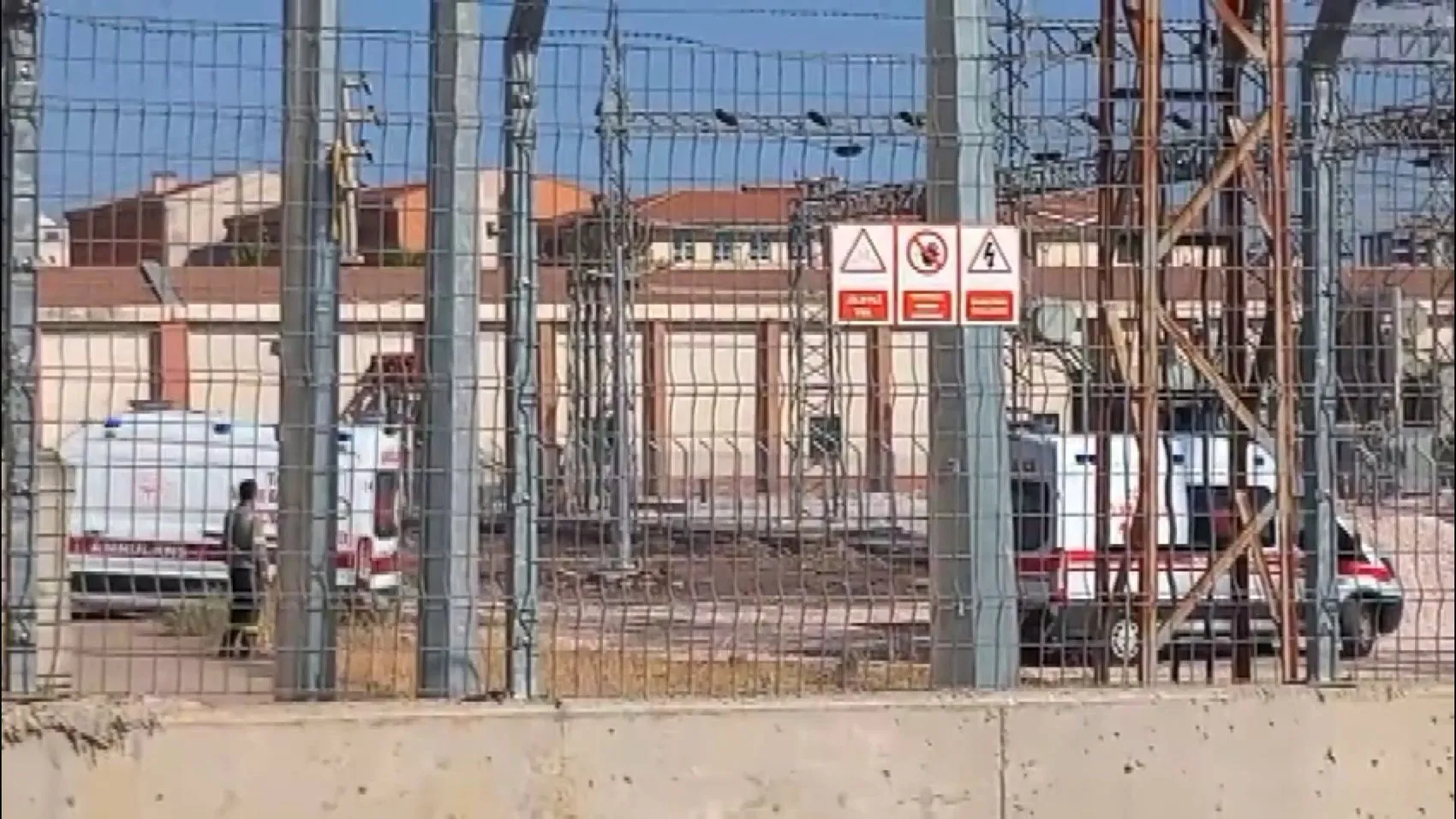 Diyarbakır Kayapınar'da iş kazası: Kapalı alanda boya yapan 2 işçi tinerden zehirlendi