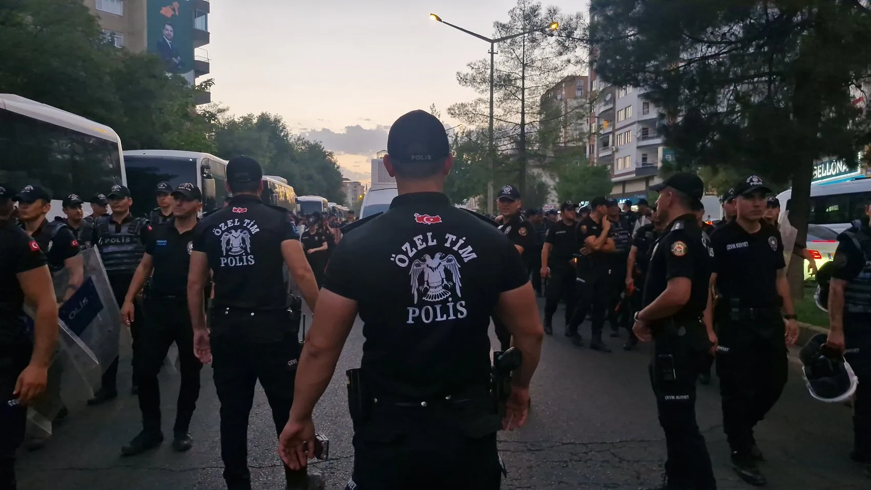 DEM Parti Eş Genel Başkanı Hatimoğulları'ndan Diyarbakır'da barış mesajı: Barışın dilini kurmak herkesin görevidir