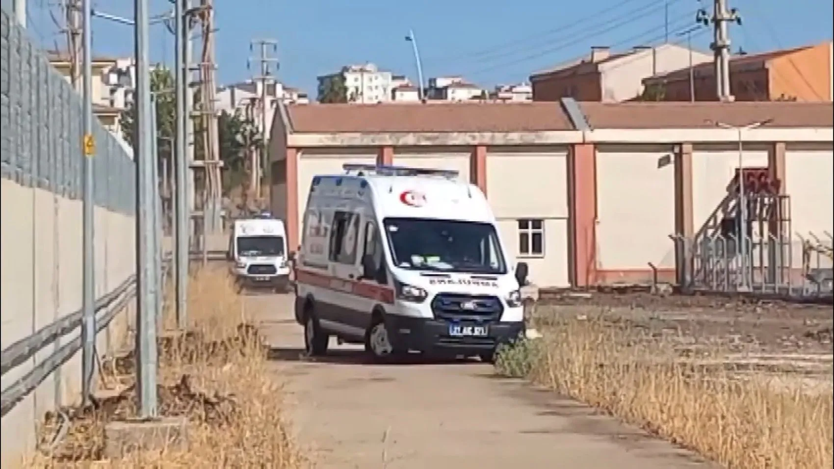 Diyarbakır Kayapınar'da iş kazası: Kapalı alanda boya yapan 2 işçi tinerden zehirlendi