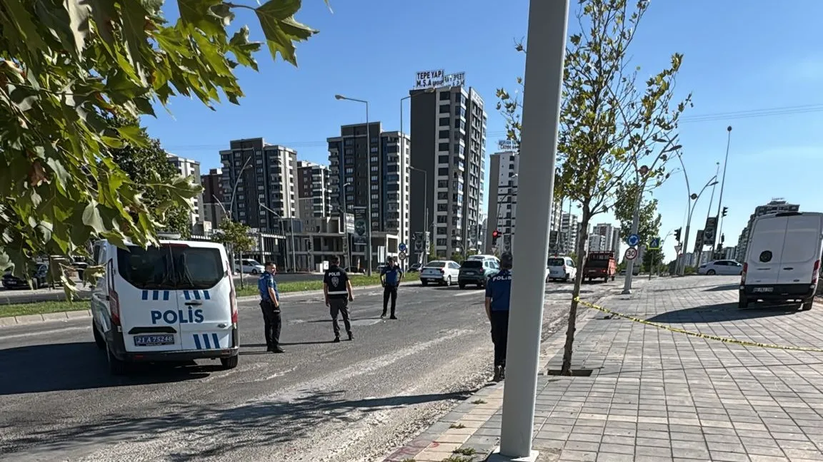 Diyarbakır Yenişehir'de seyir halindeki cipe silahlı saldırı: 2 kişi yaralandı